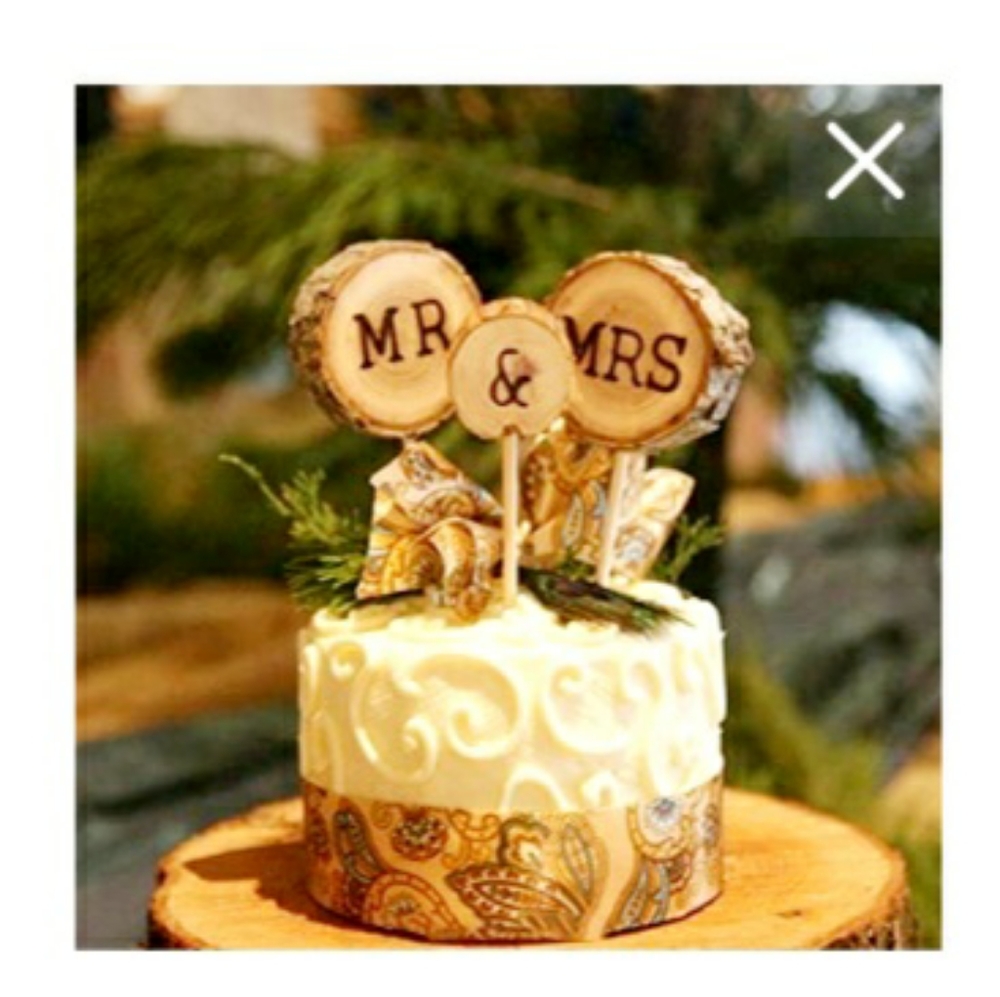 Mr & Mrs cake topper